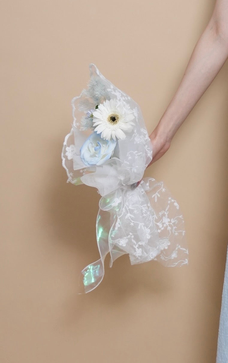 Lace Mini Bouquet