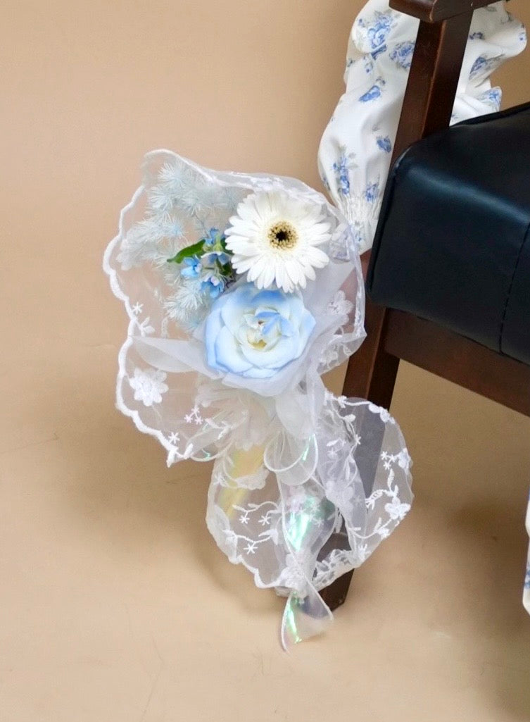 Lace Mini Bouquet
