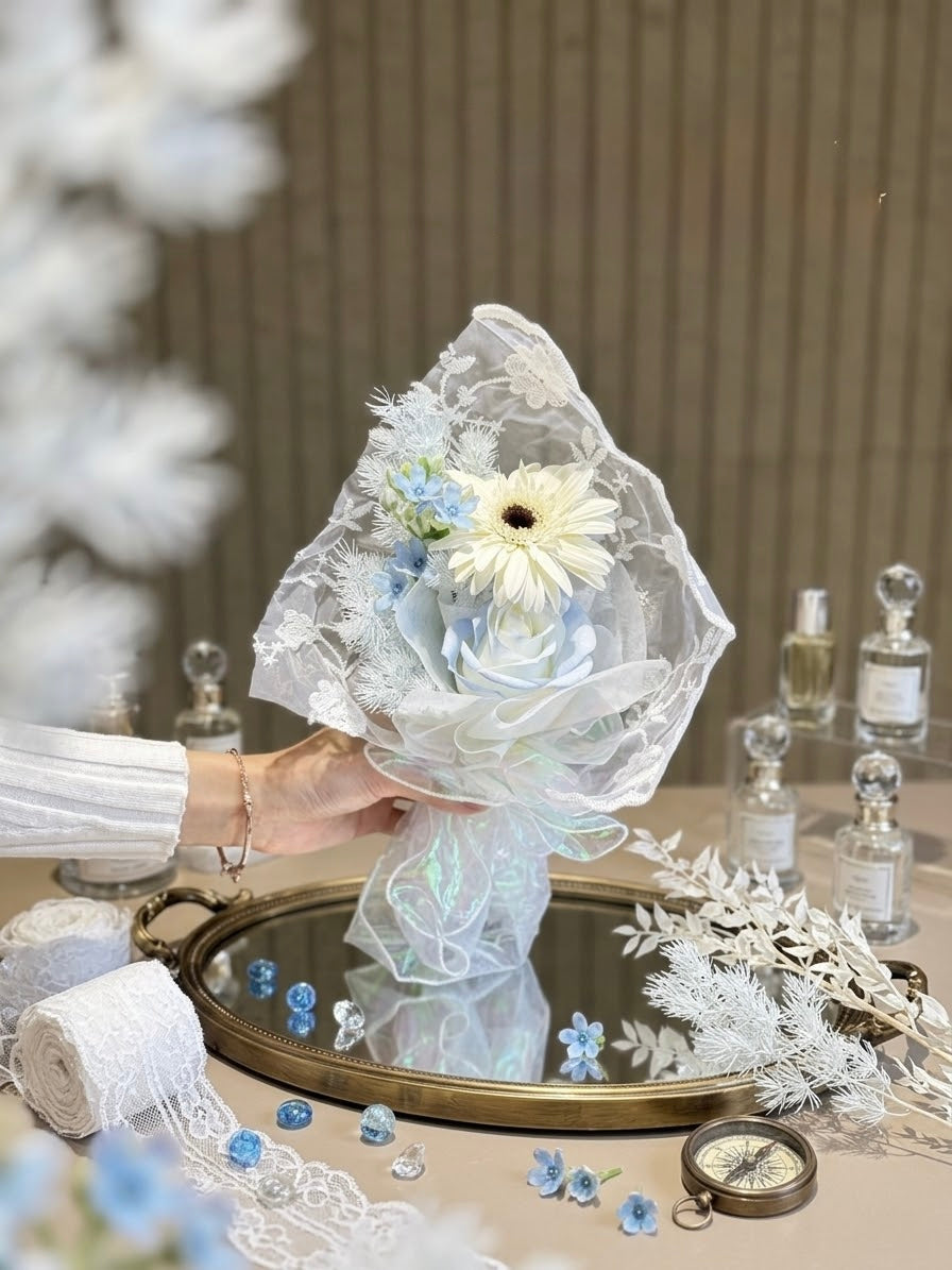 Lace Mini Bouquet